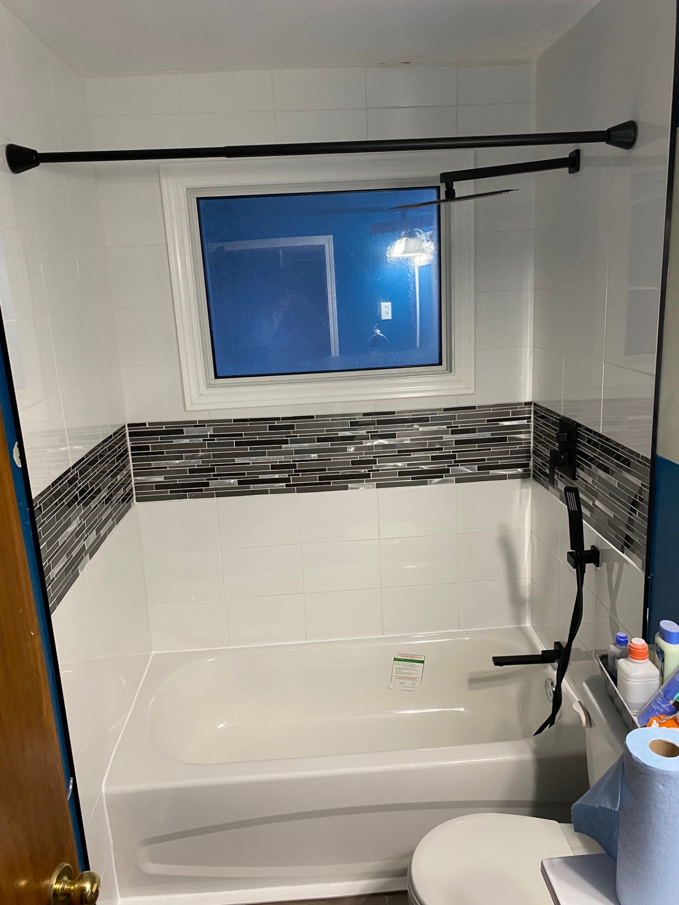 Tile & mosaic tub surround